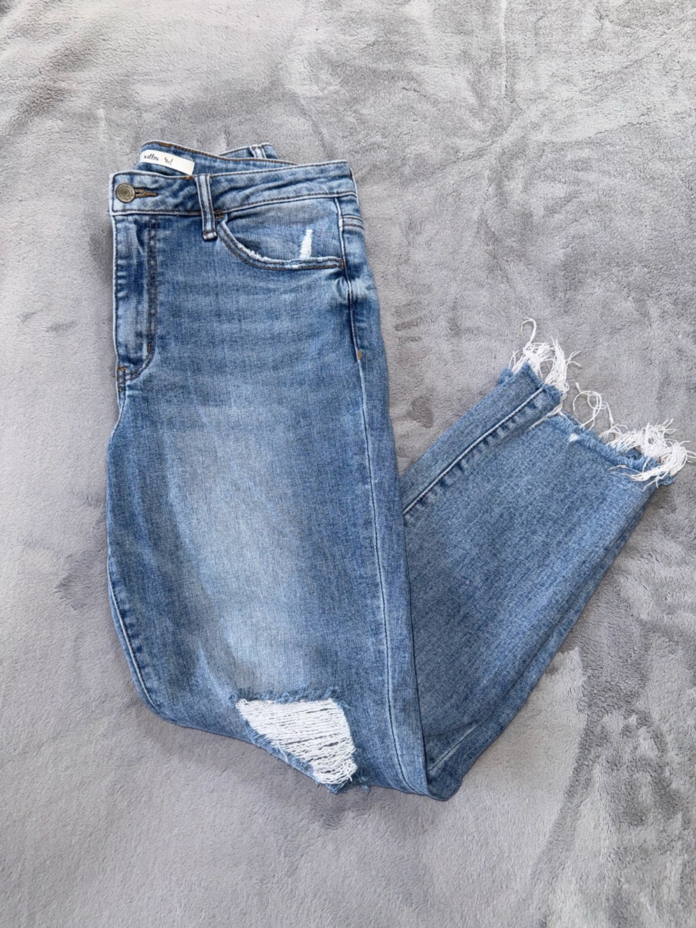 Willow & Root High-Rise Distressed Women's Jeans - Light Blue Denim